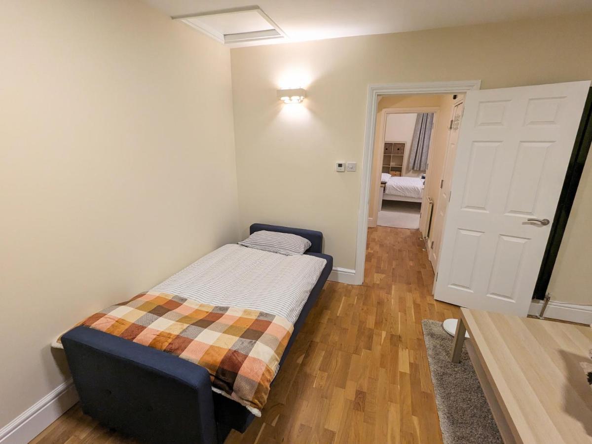 Apartmán Guildford Station With Parking Exteriér fotografie